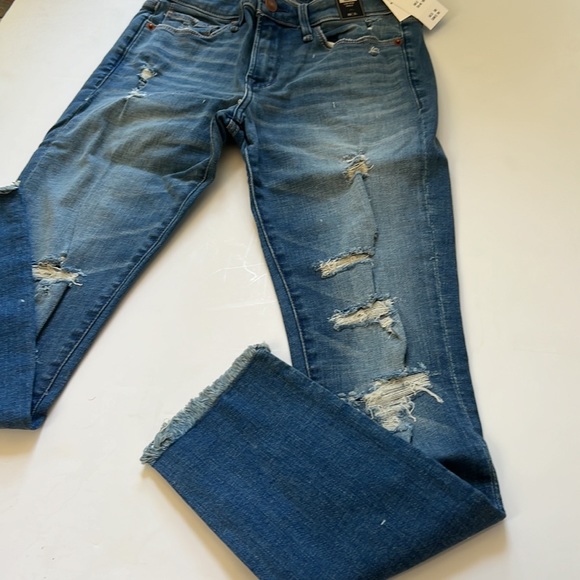 Harper Abercrombie & Fitch Jeans - Picture 2 of 5